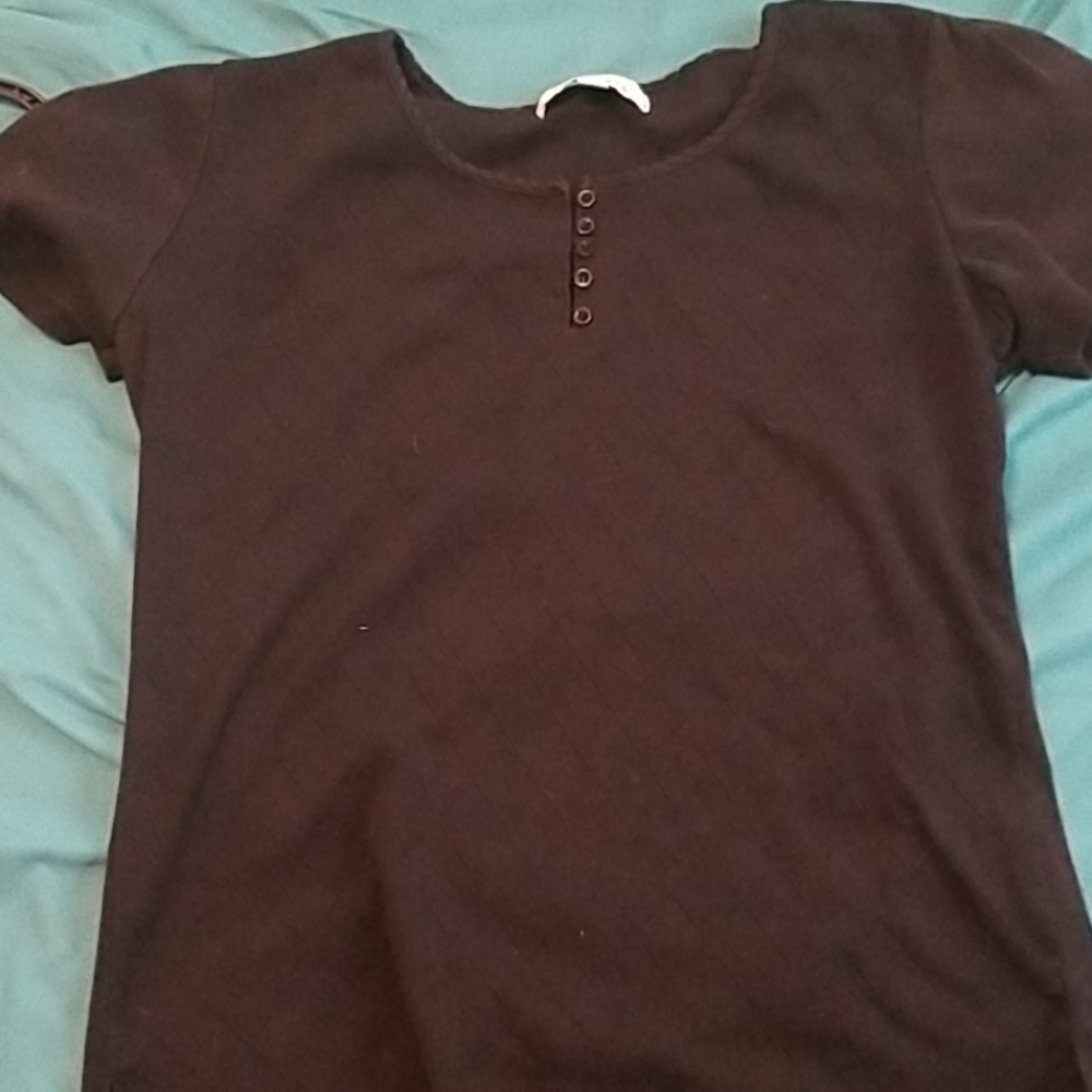 Black t shirt